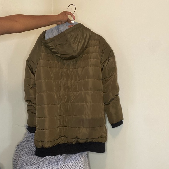 Green coat - Picture 6 of 7